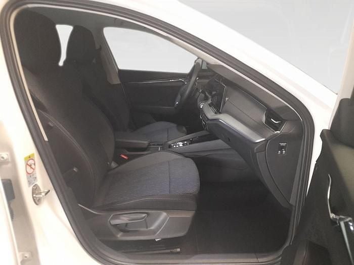 Usado Skoda Octavia Selection 204 CV (150 kW) 2024 Blanco Familiar