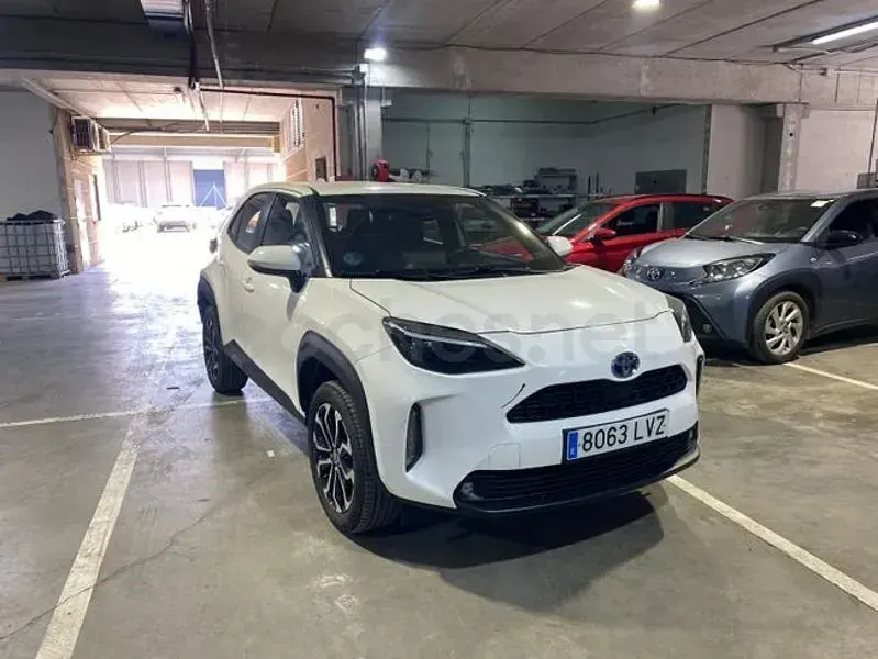 Usado Toyota Yaris Cross Active 116 CV (85 kW) 2022 Blanco SUV