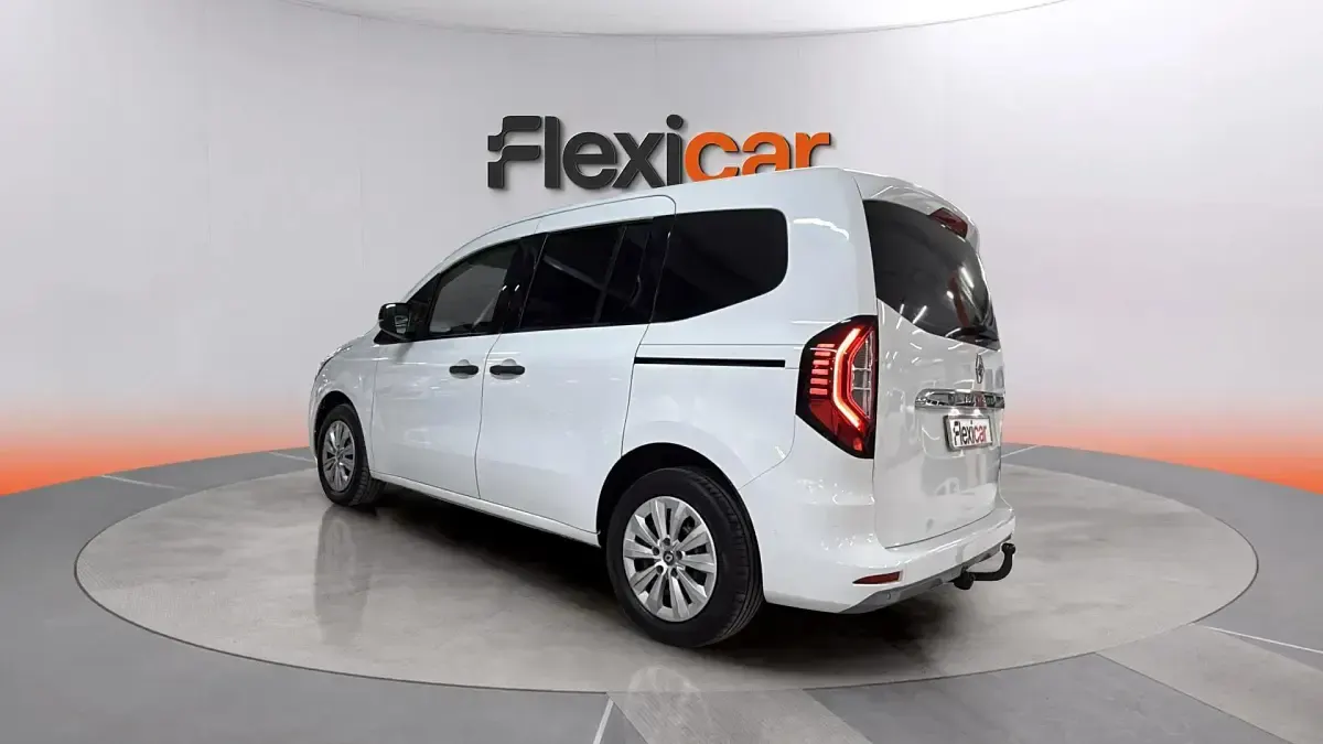 Usado Renault Kangoo Edition One 95 CV (69 kW) 2021 Blanco Monovolumen