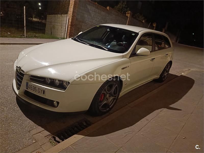 Usado Alfa Romeo 159 170 CV (125 kW) 2010 Blanco Familiar