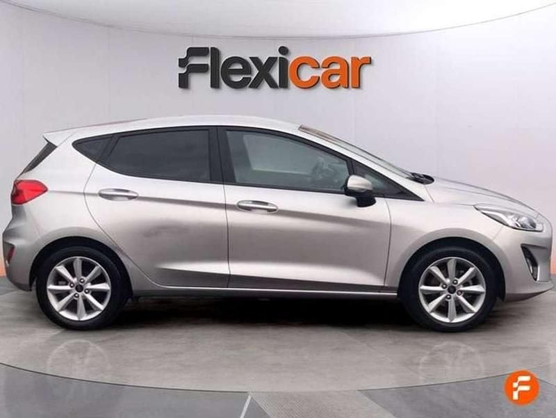 Usado Ford Fiesta Trend+ 101 CV (74 kW) 2019 Gris Utilitario