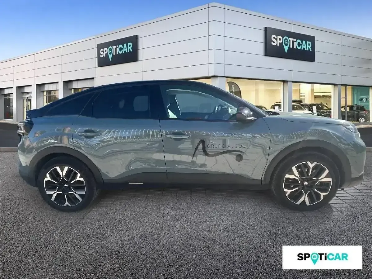 Gebraucht Citroën e-C4 114 kW (156 PS) 2025 Grün Limousine