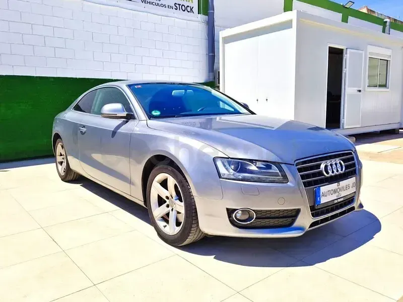 Usado Audi A5 190 CV (139 kW) 2010 Gris / plata Coupe