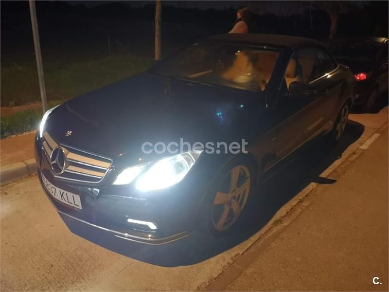 Usado Mercedes E220 Elegance 170 CV (125 kW) 2011 Negro Descapotable