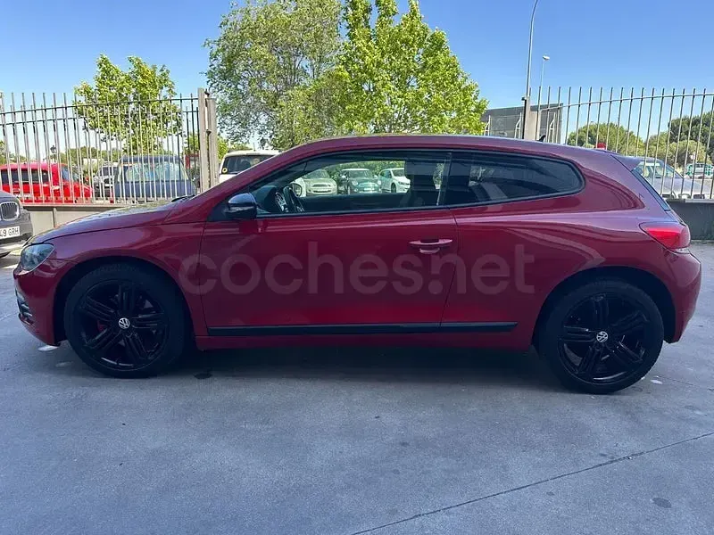 Usado VW Scirocco 160 CV (117 kW) 2010 Granate Coupe