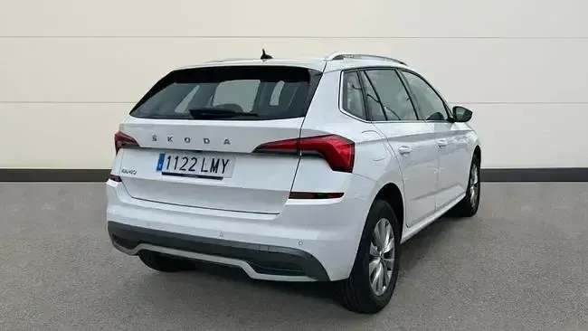 Usado Skoda Kamiq Ambition 110 CV (80 kW) 2021 Blanco SUV
