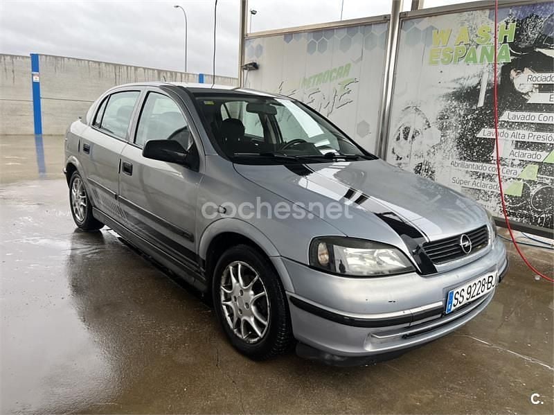 Usado Opel Astra Comfort 100 CV (73 kW) 2000 Gris / plata Berlina