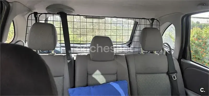 Usado Nissan Almera Tino Visia 112 CV (82 kW) 2004 Gris / plata Monovolumen