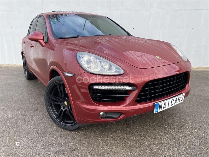 Usado Porsche Cayenne Turbo 520 CV (382 kW) 2014 Granate SUV