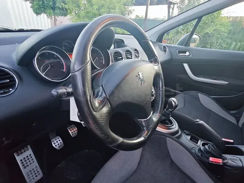 Usado Peugeot 308 Sportium 92 CV (67 kW) 2011 Negro Berlina