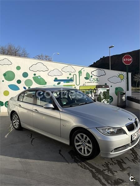 Usado BMW 318 143 CV (105 kW) 2009 Gris / plata Berlina
