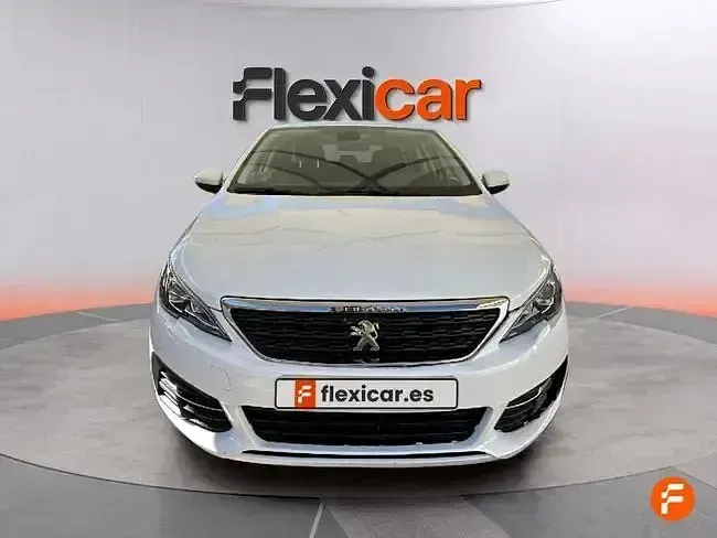 Usado Peugeot 308 Style 100 CV (73 kW) 2020 Blanco