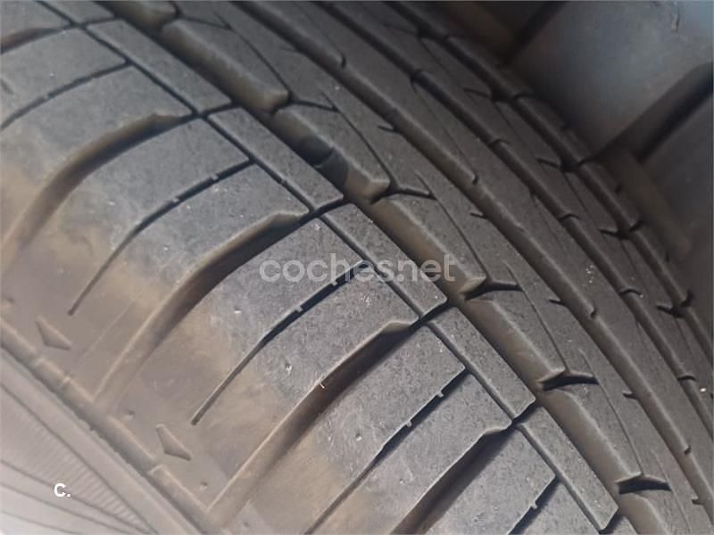 Verde Usado 2004 Ford Mondeo Ghia Berlina | 2600 € (Un poco caro) - Imagen 1/4