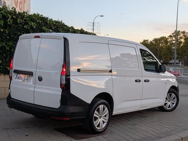 Usado VW Caddy Maxi 102 CV (75 kW) 2021 Blanco Monovolumen