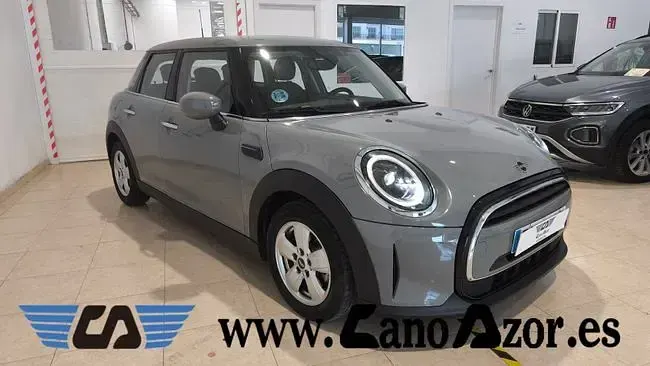 Usado Mini ONE Essential 102 CV (75 kW) 2022 Gris Utilitario