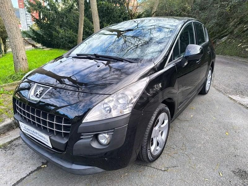 Usado Peugeot 3008 Active 115 CV (84 kW) 2013 Negro Familiar