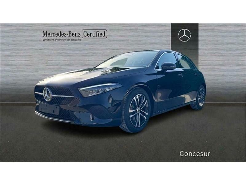 Negro cosmos Usado 2024 Mercedes A180 Utilitario | 31.900 € (Precio justo) - Imagen 1/4