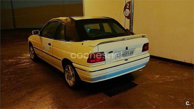 Usado Ford Escort Cabriolet 108 CV (79 kW) 1991 Blanco Descapotable