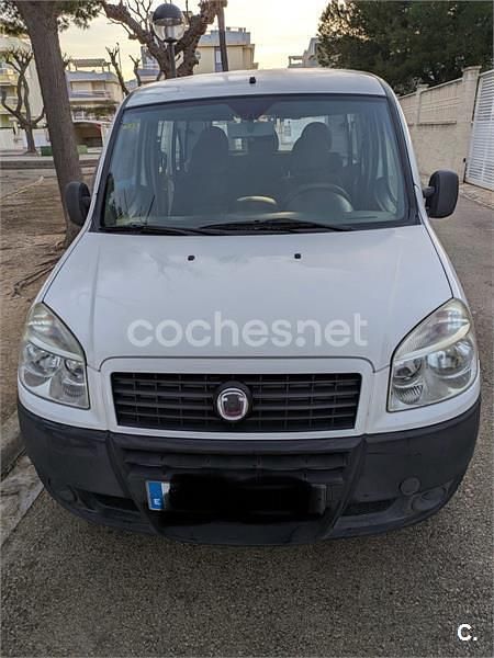 Usado Fiat Doblò Dynamic 105 CV (77 kW) 2009 Blanco Monovolumen