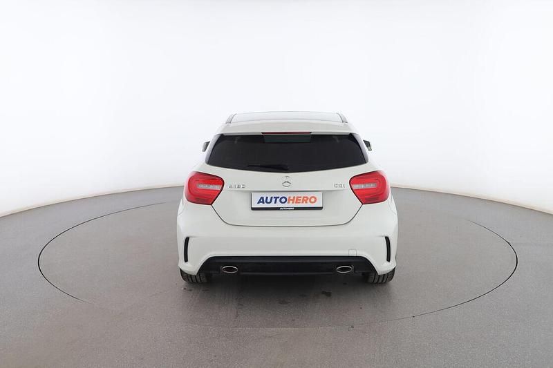 Usado Mercedes A180 AMG 111 CV (81 kW) 2014 Blanco Berlina