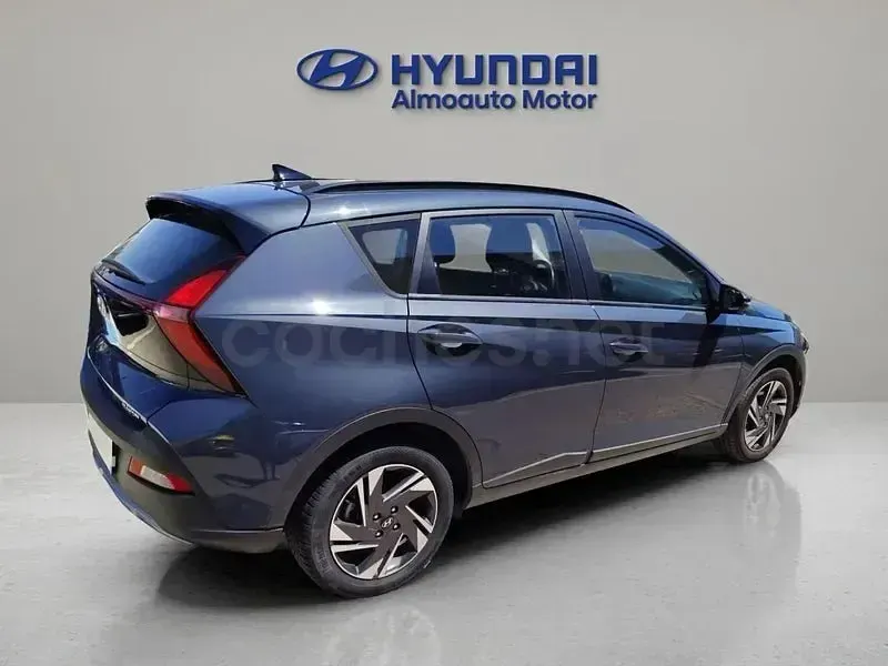 Usado Hyundai Bayon 100 CV (73 kW) 2021 Gris / plata SUV