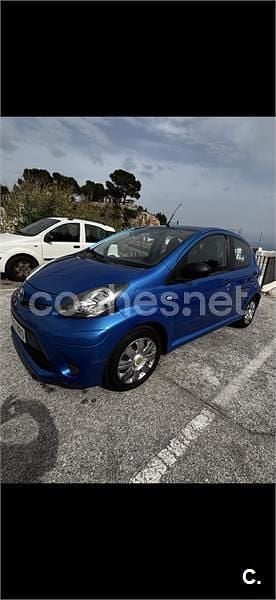 Używany Toyota Aygo City 68 KM (50 kW) 2013 Niebieski Hatchback