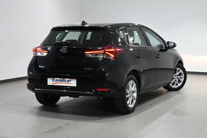 Usado Toyota Auris Active 90 CV (66 kW) 2016 Negro Utilitario