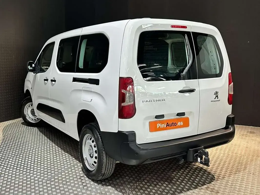 Usado Peugeot Partner 129 CV (94 kW) 2021 Blanco Monovolumen