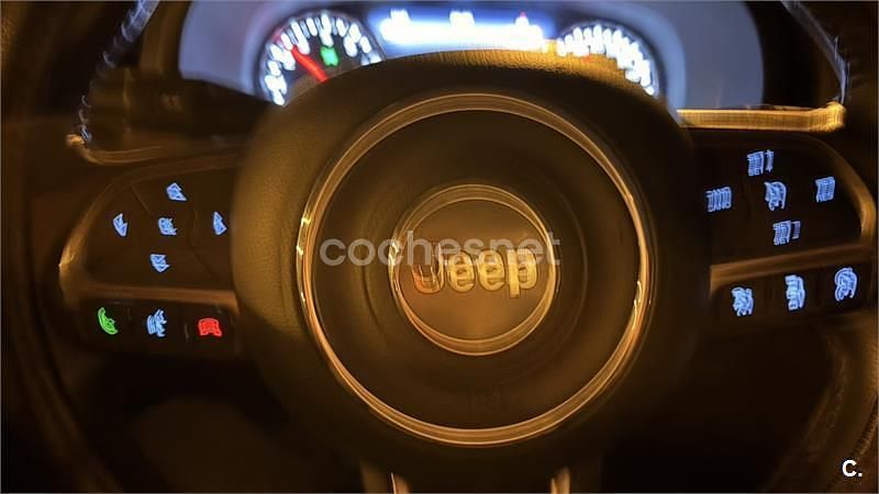 Usado Jeep Renegade Limited 140 CV (102 kW) 2019 Gris / plata SUV