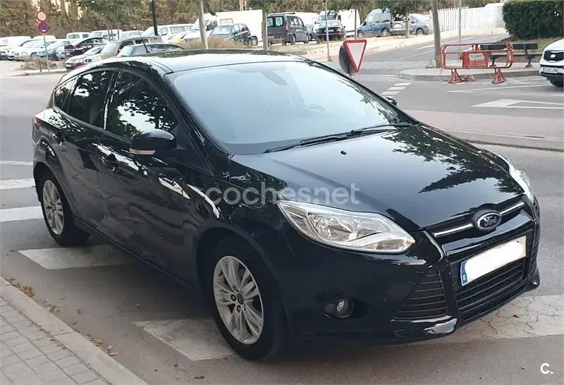 Usado Ford Focus Trend 115 CV (84 kW) 2011 Negro Berlina