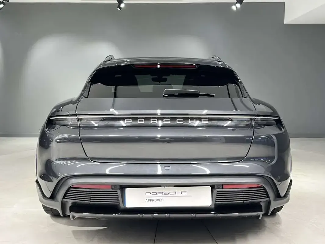 Usado Porsche Taycan 4 Cross Turismo Cross Turismo 280 kW (381 CV) 2022 Gris Familiar