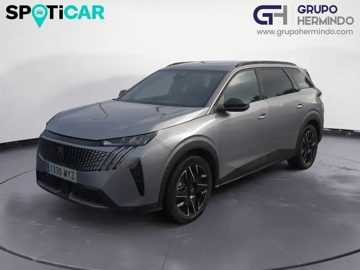 Usado Peugeot 5008 Allure 145 CV (106 kW) 2025 Gris / plata SUV