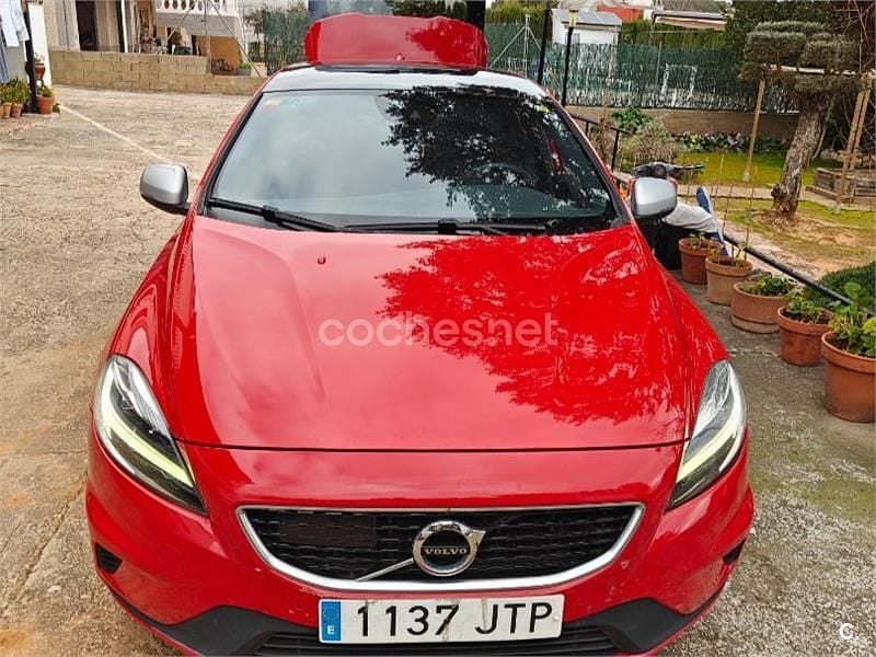 Usado Volvo V40 R-Design Momentum 120 CV (88 kW) 2016 Rojo Berlina