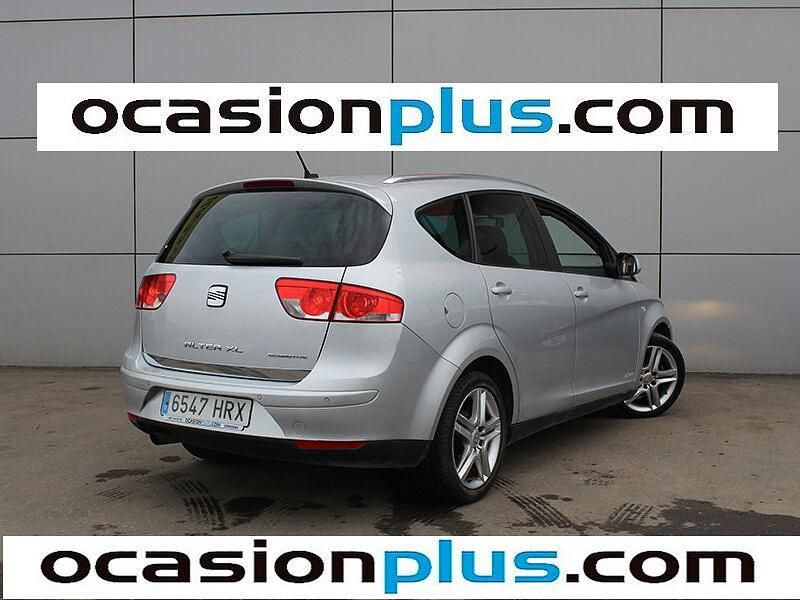 Usado Seat Altea Ecomotive 105 CV (77 kW) 2013 Gris Monovolumen