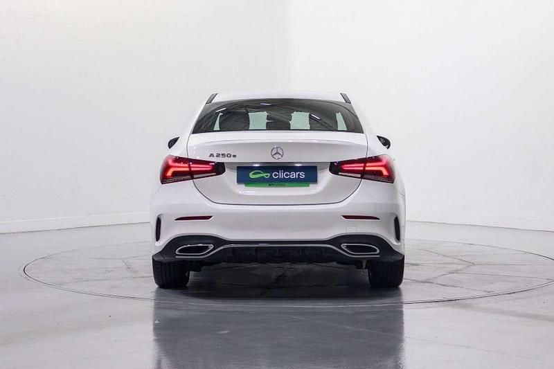 Usado Mercedes A200 163 CV (119 kW) 2021 Blanco Berlina