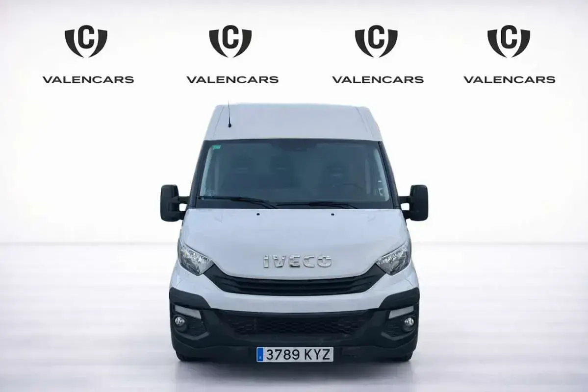 Usado Iveco Daily 136 CV (100 kW) 2019 Blanco Van