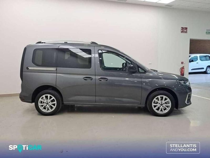 Usado Ford Tourneo Titanium 122 CV (89 kW) 2023 Gris Van