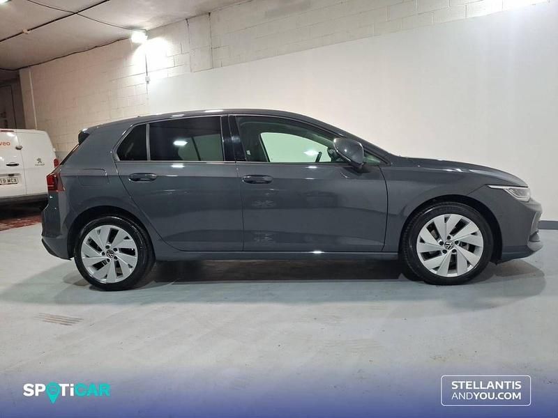 Usado VW Golf VIII 115 CV (84 kW) 2025 Gris Berlina