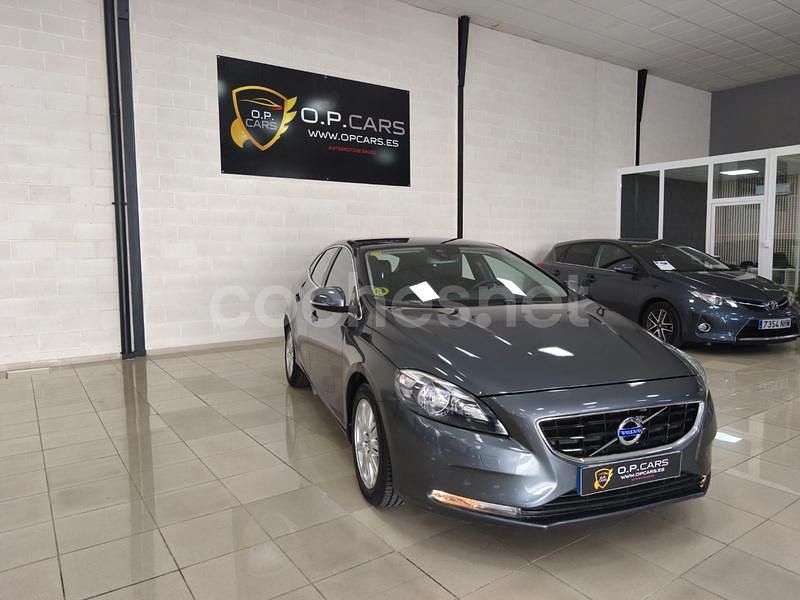 Usado Volvo V40 Kinetic 115 CV (84 kW) 2013 Gris / plata Berlina