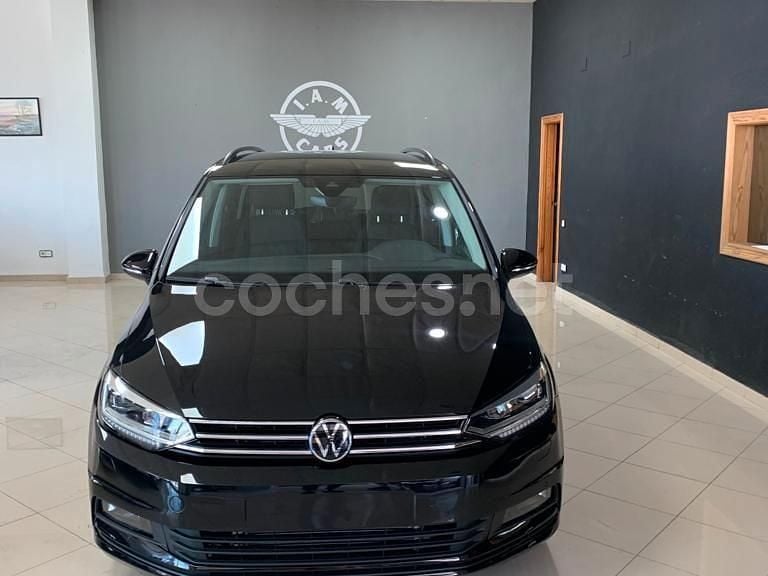 Usado VW Touran Sportline 150 CV (110 kW) 2023 Negro Monovolumen
