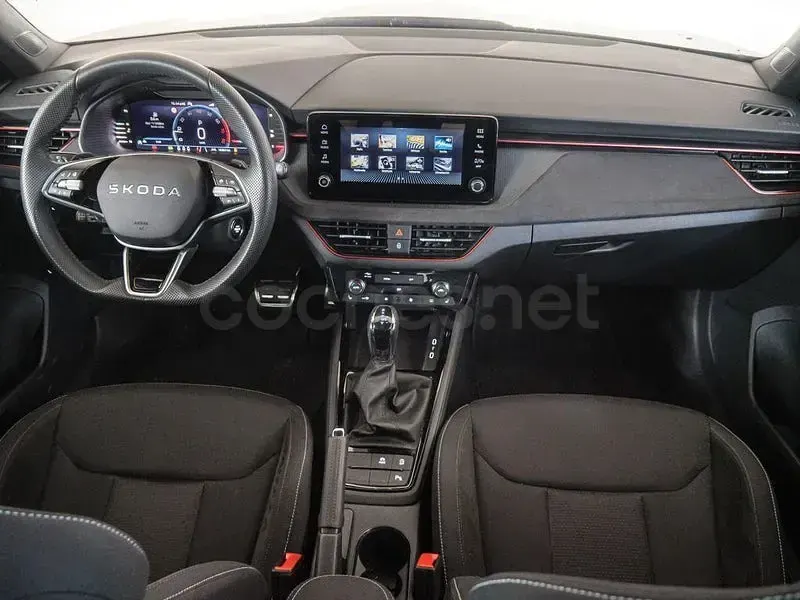 Usado Skoda Kamiq Sport 150 CV (110 kW) 2025 Negro SUV