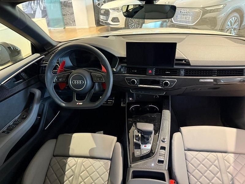 Usado Audi A5 354 CV (260 kW) 2024 Blanco glaciar metalizado/capota roja Coupe