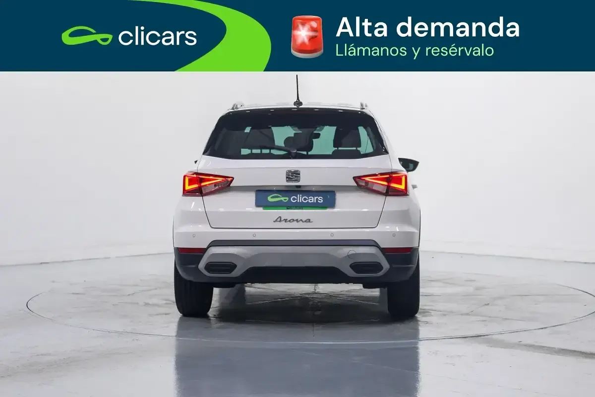 Usado Seat Arona Xperience 110 CV (80 kW) 2023 Blanco SUV