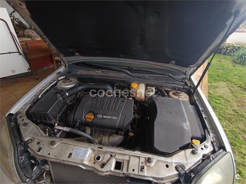 Usado Opel Vectra Comfort 122 CV (89 kW) 2005 Gris / plata Berlina