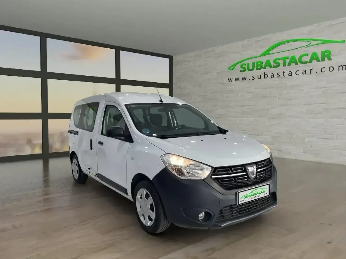 Usado Dacia Dokker Essentiel 110 CV (80 kW) 2020 Blanco Monovolumen