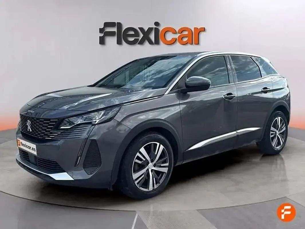Usado Peugeot 3008 Allure 131 CV (96 kW) 2021 Gris SUV