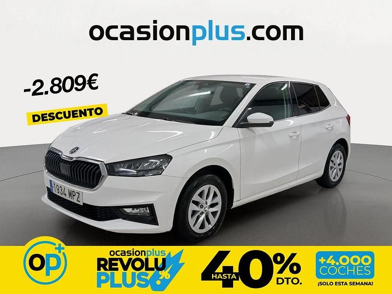 Usado Skoda Fabia Selection 95 CV (69 kW) 2024 Blanco Berlina