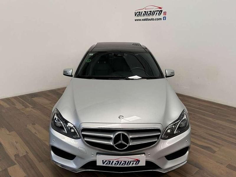 Usado Mercedes E350 Avantgarde 252 CV (185 kW) 2014 Gris / plata Berlina