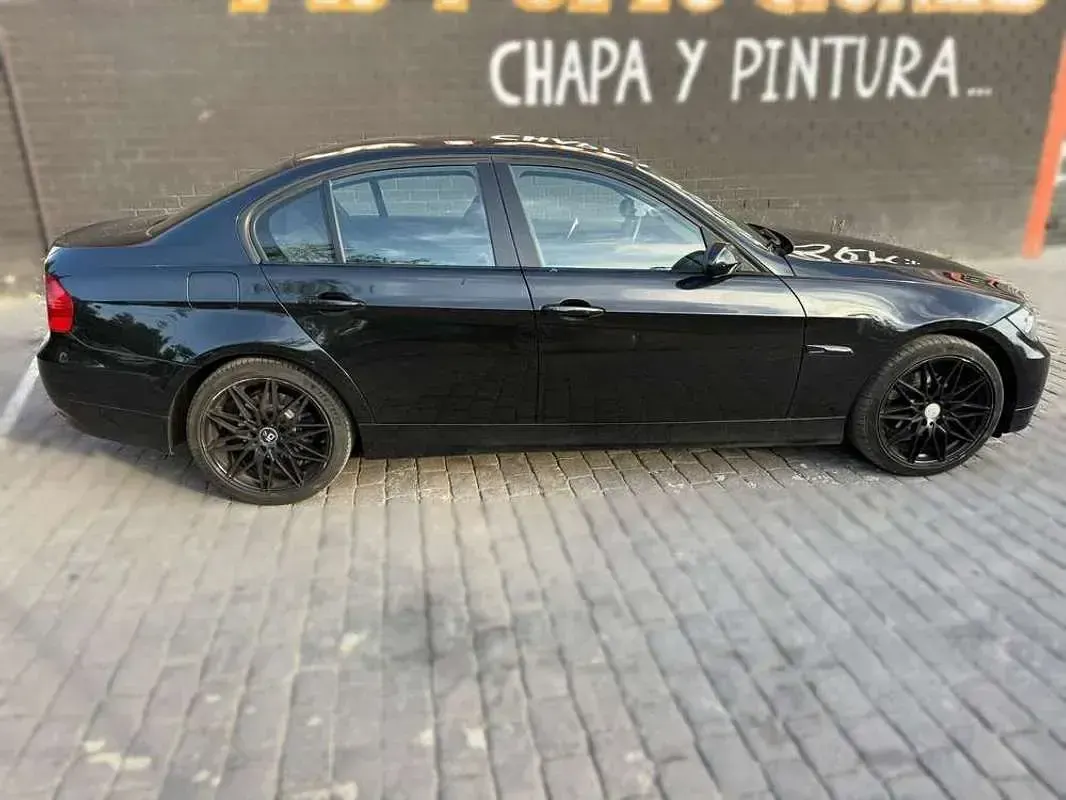Usado BMW 318 129 CV (94 kW) 2007 Negro Berlina