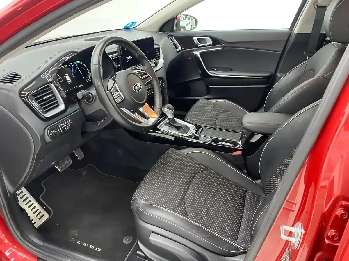 Usado Kia XCeed 141 CV (103 kW) 2021 Rojo SUV